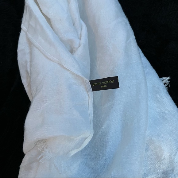 Louis Vuitton scarf - Picture 2 of 9